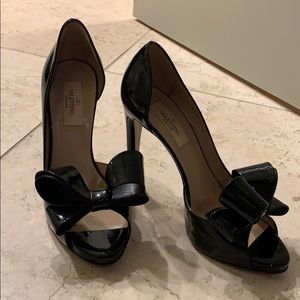 Valentino couture black patent d’orsay bow pump